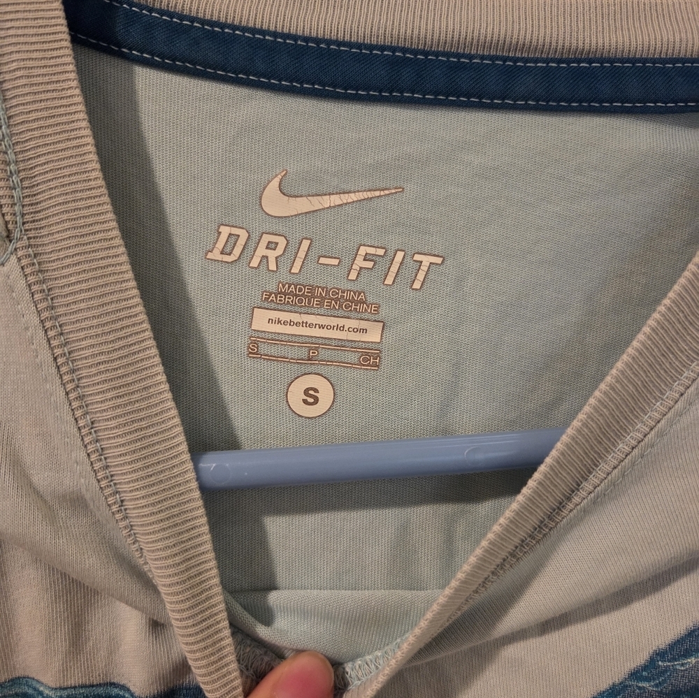 3/16 Nike Dri-Fit Kobe Byrant Light Blue Tee - Picture 3 of 3